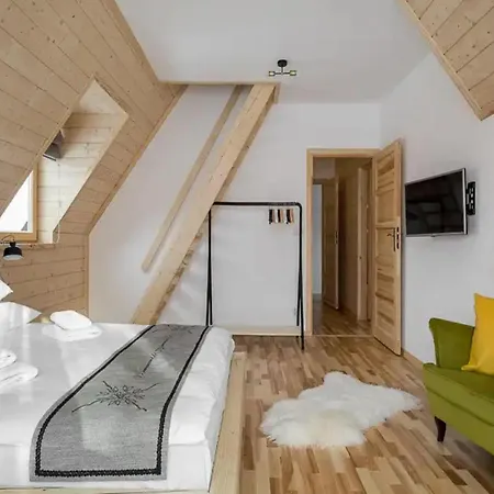 Comfortable Home, 3 Bedrooms, Fireplace *