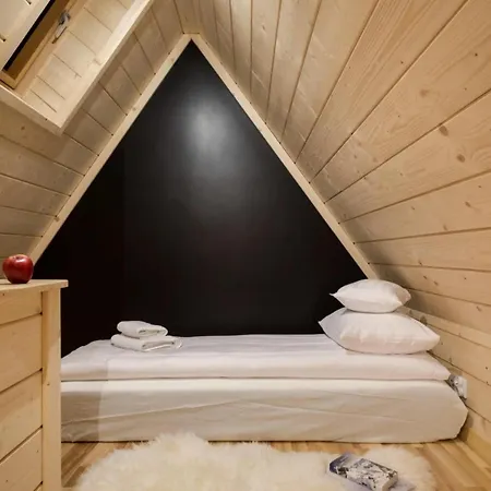 Comfortable Home, 3 Bedrooms, Fireplace